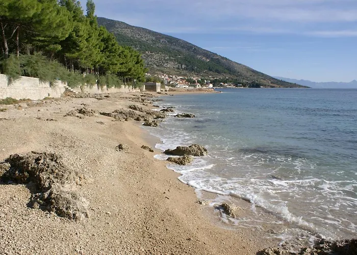 Апартаменты With A Parking Space Bol, Brac - 12474 *