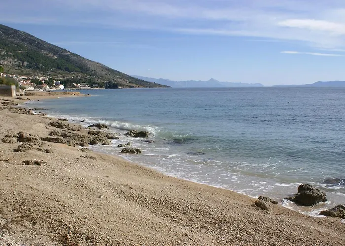 Апартаменты With A Parking Space Bol, Brac - 12474 *