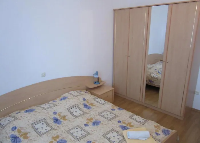 Апартаменты With A Parking Space Bol, Brac - 12474