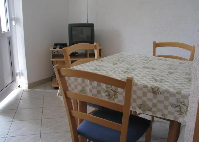 Апартаменты With A Parking Space Bol, Brac - 12474