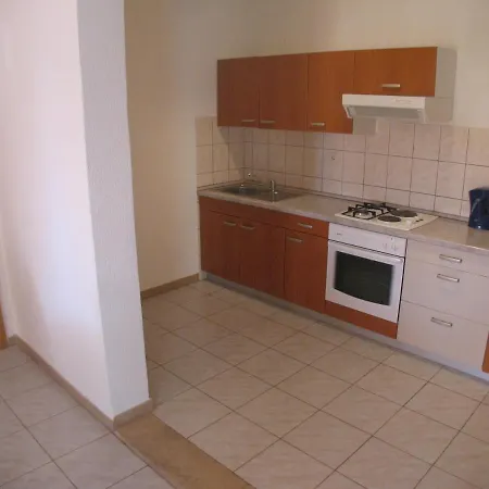 With A Parking Space Bol, Brac - 12474 شقة *