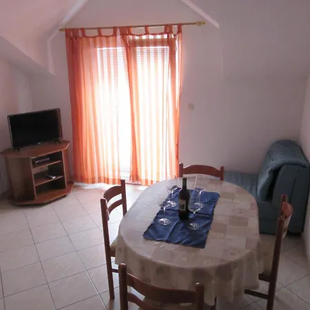 With A Parking Space Bol, Brac - 12474 * بول