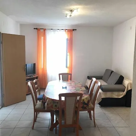 With A Parking Space Bol, Brac - 12474 بول